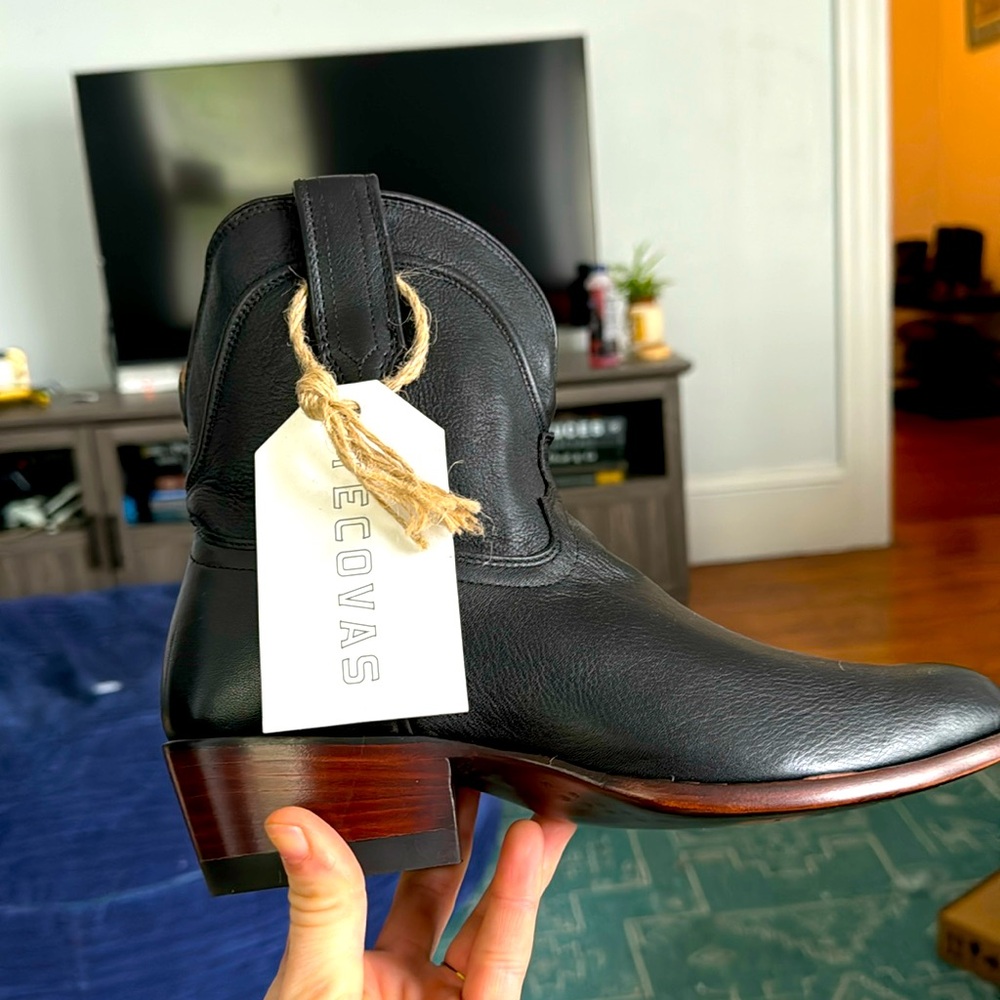 Brand new in box Tecovas The Penny size 7.5